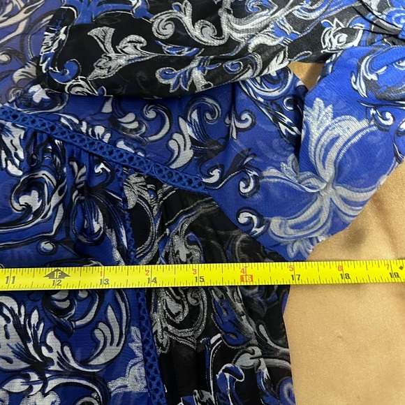 INC International Concepts Blue and White Patterned Blouse - Picture 4 of 12